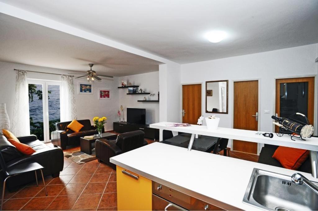 Holiday Home Odiseja 슬라노 외부 사진