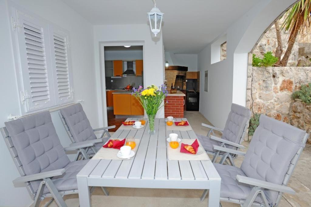 Holiday Home Odiseja 슬라노 외부 사진